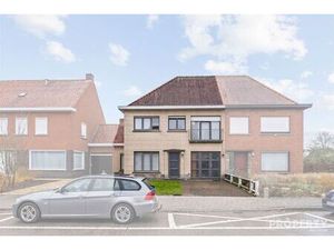 Huis te koop in Waregem met 4 slaapkamers