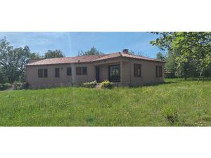 Villa 4 pièces sur terrain piscinable 2680m²