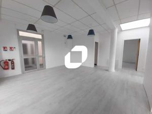 A LOUER  BUREAU EN TRES BON ETAT