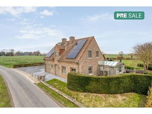 Huis te koop in Veurne met 4 slaapkamers