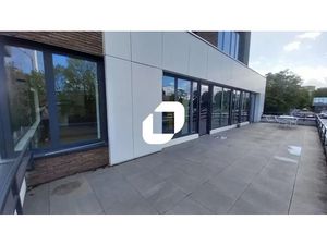 A LOUER  BUREAUX CLES EN MAIN