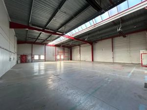 Entrepôt à louer Zone Petite Forêt   secteur zone commerciale