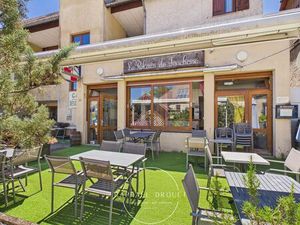 Vente commerce 4 pièces 130 m² Saint-Guillaume (38650)