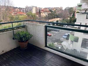 Vente appartement 1 pièces 22m2 Hyères 83400 - 139100 € - Surface Privée