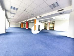 A VENDRE  AU PIED DU RER A ET RER E