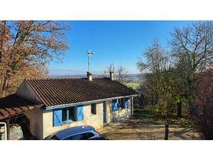Maison individuelle dans un coin retiré   ombragé avec très beau point de vue