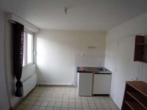 Location Appartement T1 à Caen (14000) : à louer T1 / 12m² Caen