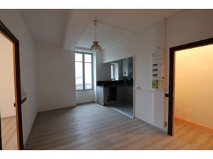 Bel appartement en centre-ville de La Charité