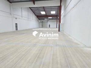 Cellule d'activité de 1 000m² - HSP de 8.80m - 1 porte de pla