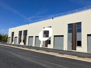 CELLULE D'ACTIVITÉS| 139 m² | PORTE SECTIONNELLE & HAUTEUR 7 M | MONTLUEL - ACTIPARC DES V