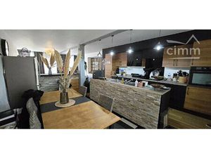 Immeuble de rapport entièrement rénové en 2022 qui est composé de 7 logements