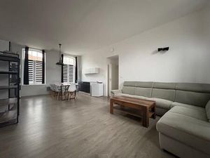 Location appartement 7 pièces 148 m² à Lille (59160)