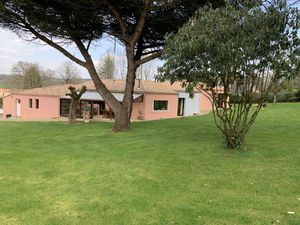 Très Belle propriété  à 2 minutes du centre des herbiers 498