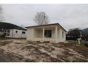 VILLA NEUVE TROIS CHAMBRES.