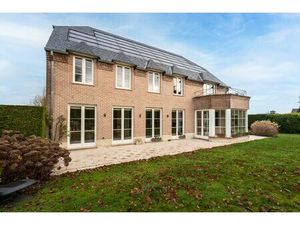 Villa à vendre avec garage et terrasse   Braine-l'Alleud (VBD65401)