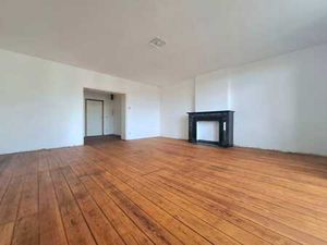 Appartement 1ch en cours de rénovation complète avec ascense