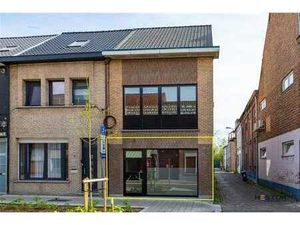 Immeuble commercial au rez-de-chaussée