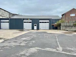 PEPINSTER  Impasse de Prévôchamps - Entrepôt de 247 m² !