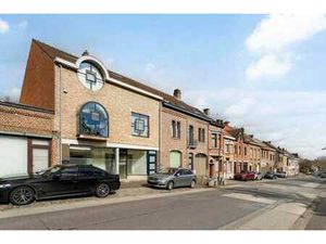 Commercieel gelijkvloers 109m² met bijhorende kelder 31m²