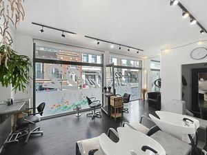 CENTRE-VILLE DE WAVRE  COMMERCE ± 55M² + BOX GARAGE