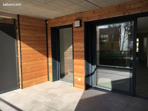 Appartement avenue hoche avec Terrasse