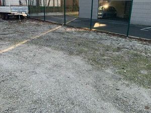 Loue place de stationnement extérieur