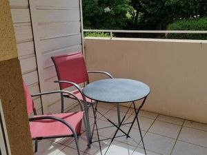 Joli t2 dans résidence fermée à puyricard avec balcon et parking