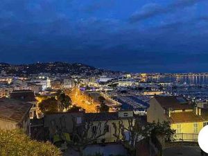 Charmant 2 pièces de 30 m² avec vue mer imprenable – Quartier historique du Suquet  Cannes