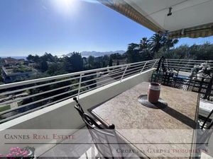 Cannes  Spacieux 3 pièces  terrasse 60m2  vue mer  résidence avec piscine