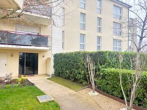 Appartement 2 pièces rez-de-jardin + parking privatif