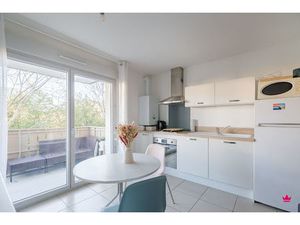 SAINT-PRIEST  Appartement T2 en très bon état