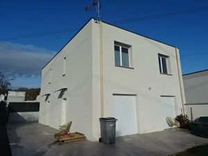 Maison divisée en deux appartements de 79m² chacun