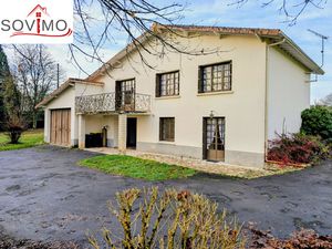 DANS UN VILLAGE  PAVILLON INDÉPENDANT SUR SOUS SOL DE 1967 