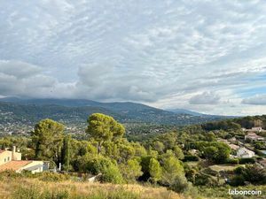 Terrain 2 140 m² Peymeinade