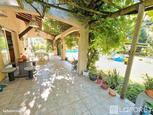 Maison 5 pièces 141 m²