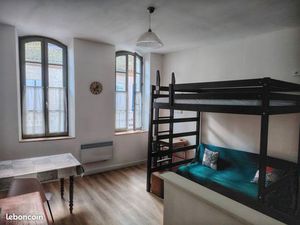 Studio lumineux meublé et équipé  Centre-ville de LECTOURE