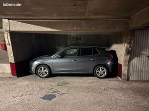 Parking 10m2 1er sous-sol Wagram / Ampère