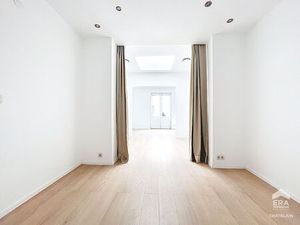 Rez-De-Chaussée à louer à Place du Châtelain 13 Ixelles (VBD65687)