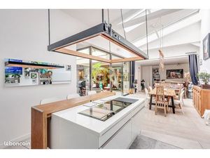 Loft/atelier/surface 5 pièces 192 m²