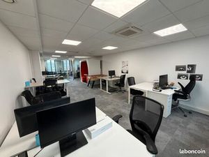 Bureau à louer - Bastille - 19 postes 7000 HT charges comprises