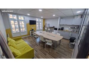 Bureaux 101 m² – Paris 12e – Faubourg Saint-Antoine – Lumineux – Terrasse – 3e étage