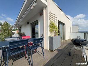 Comme une maison sur le toit de 141m² avec terrasses de 51m² au cœur du Point du Jour (T4+