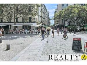 Local commercial 93 m²