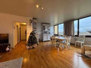 Appartement lumineux de 3 chambres-100m² et garage-balcon.