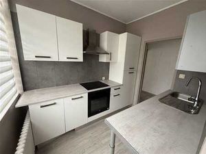 Appartement 1 chambre + bureau à louer – Charleroi Centre –