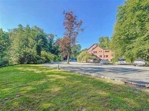 SUPERBE ET ELEGANT IMMEUBLE MIXTE. POTENTIEL ENORME.