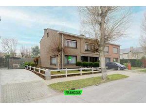 Maison prête à emménager avec 4 chambres et un magnifique j…