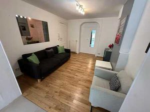 Charmant meublé une chambre avec patio