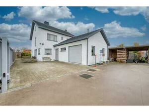 Goed gelegen ruime woonst met 4-5 slaapkamers  garage  tu...