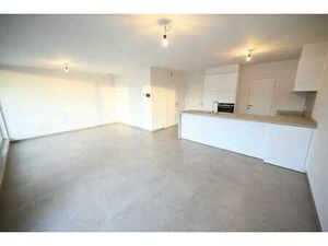 RUIM & SUBLIEM appartement met AUTOSTAANPLAATS nabij cent...